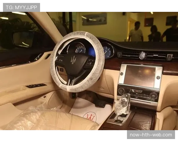 杰拉德·皮克家车库那排豪车，瞬间把我的买房梦打包退货